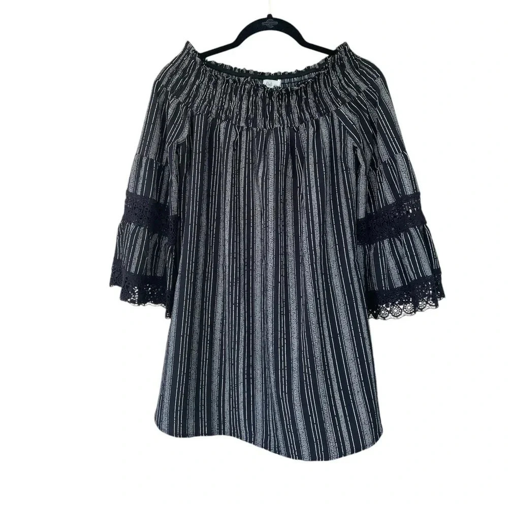 Kiwi & Punch Blouse Size M Tunic Off Shoulder Sleeve Striped Lace Black
